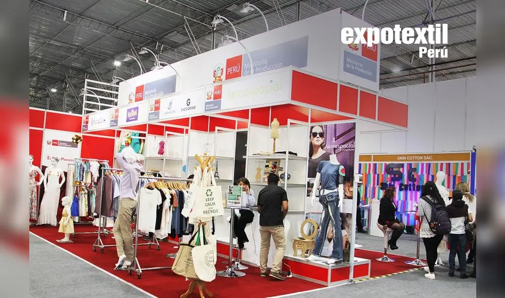 Stands y visitantes en la feria Expotextil Perú